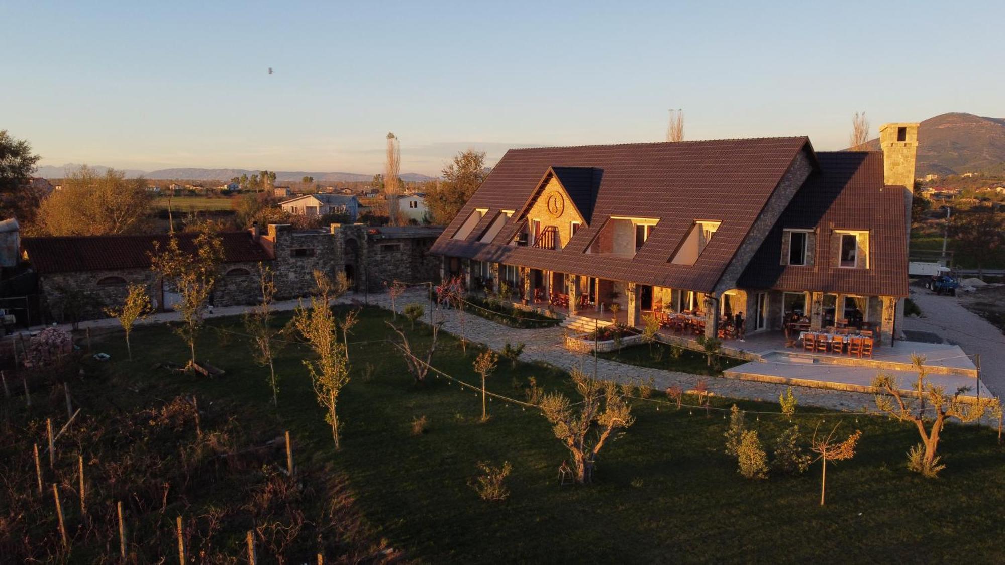 Lac Lahuta E Vjeter Agroturizem酒店 外观 照片